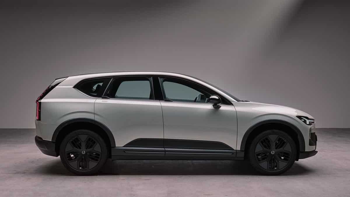 Volvo EX60 Cross Country