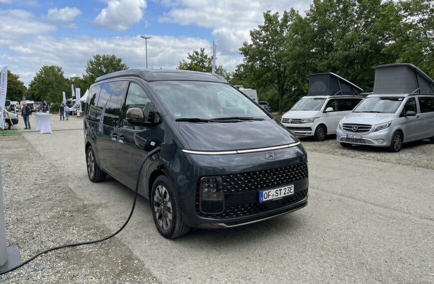 Aangepaste Elektrische Bus Arriveert Kan Vw California En Marco Polo Naar De Achtergrond Verdringen